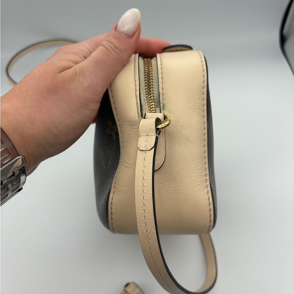 Louis Vuitton Saintonge Crème  Monogram Crossbody - Picture 9 of 16